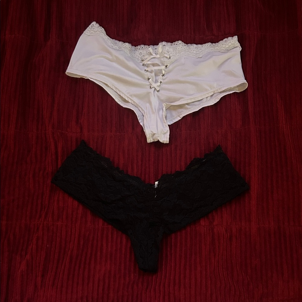 Frederick’s Of Hollywood Elegant Women's Intimates Set - Black and White
